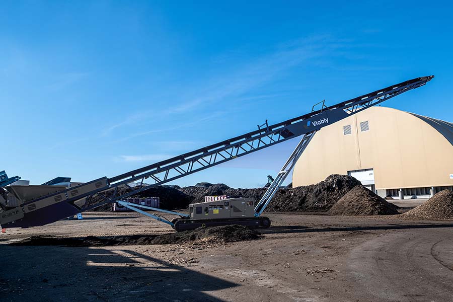 Viably mobile conveyor at a compost production facility.