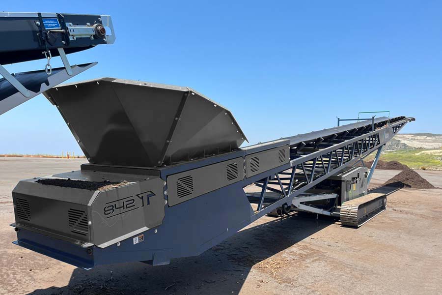The infeed hopper on a Viably mobile conveyor.
